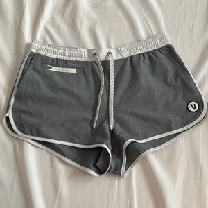 Vuori Tavi Short Grey Linen Texture Size Small